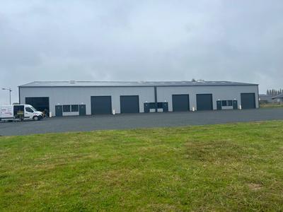 Local commercial - 1 300 m²