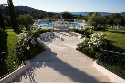 Demeure - 863 m² - 12 pièces