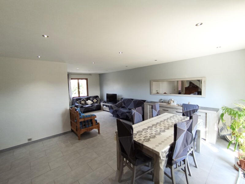 Maison - 92 m² - 6 pièces