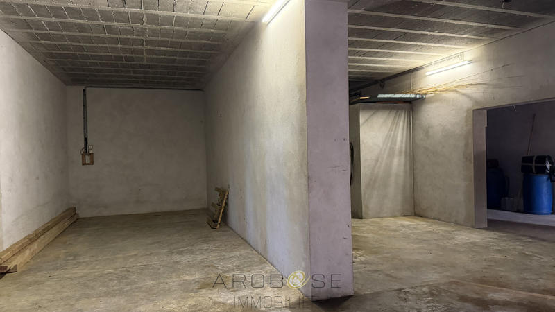 Maison - 300 m² - 7 pièces