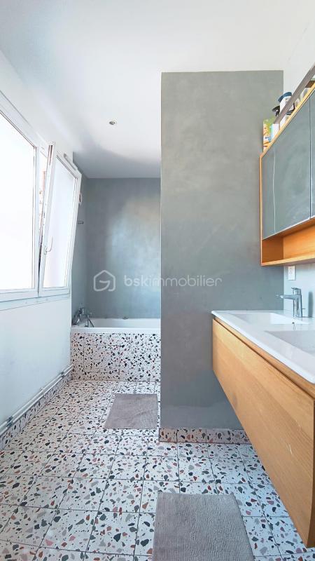 Maison - 159 m² - 8 pièces