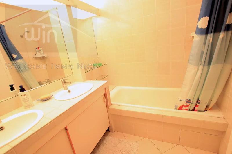 Appartement - 82 m² - 3 pièces