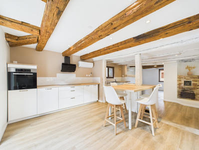 Maison - 143 m² - 8 pièces
