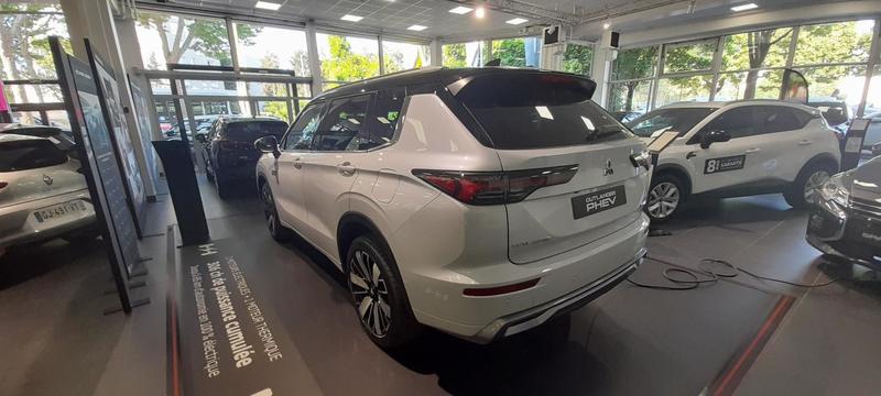 Mitsubishi Outlander 2.4 Mivec Phev 306 4wd Instyle