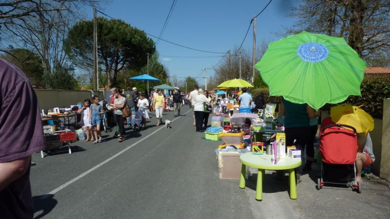 Vide-greniers "Meyran les Grands Champs"