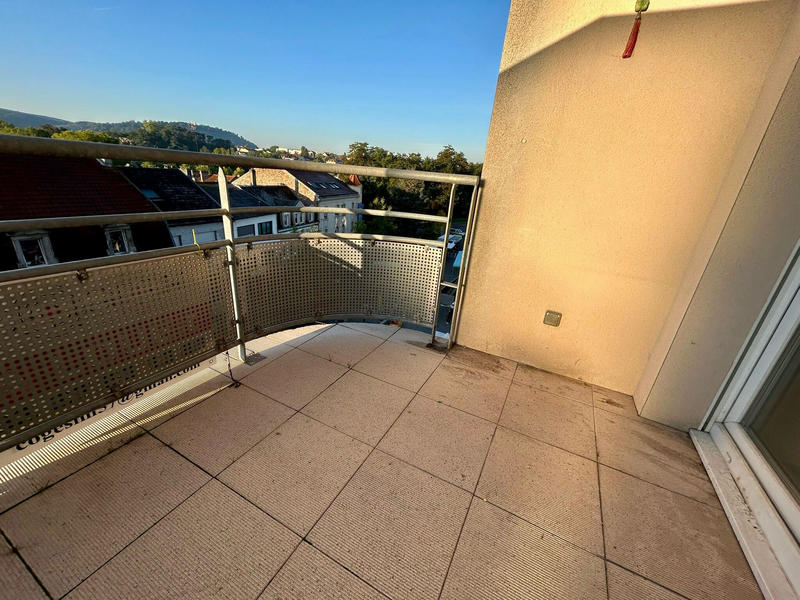 Appartement - 100 m² - 5 pièces