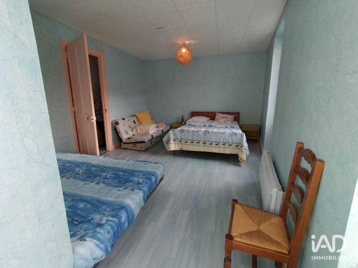 Maison - 234 m² - 11 pièces