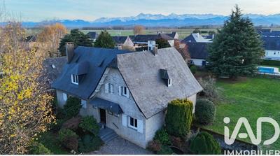 Maison - 232 m² - 6 pièces