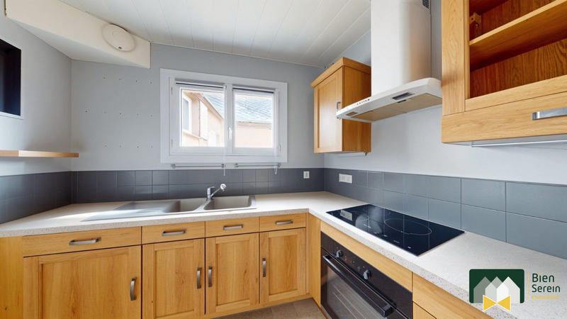 Maison - 102 m² - 4 pièces