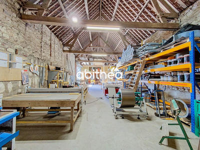 Maison - 335 m² - 6 pièces