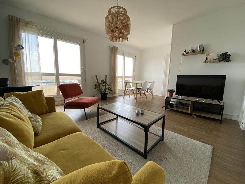 Appartement - 85 m² - 5 pièces