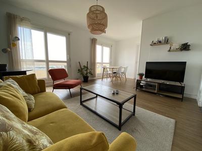 Appartement - 85 m² - 5 pièces