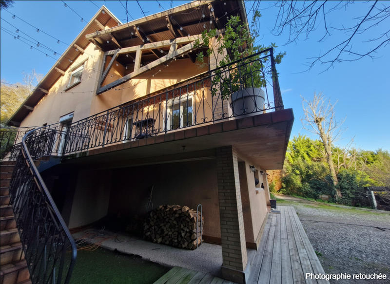 Maison - 235 m² - 8 pièces