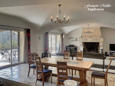 Fonds de commerce - 552 m²