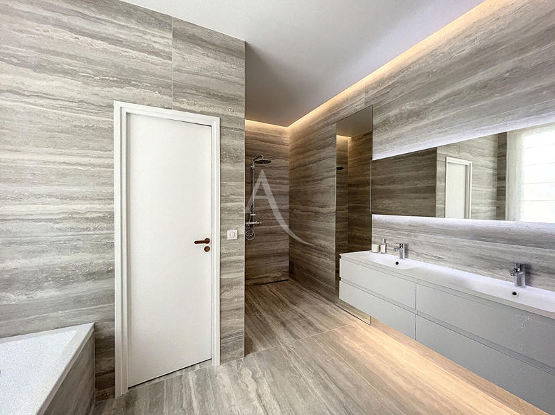 Appartement - 131 m² - 4 pièces