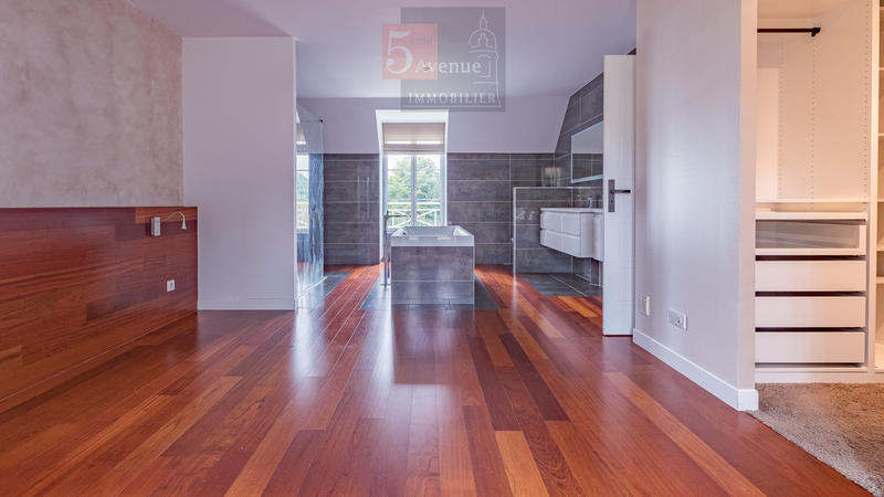 Maison - 197 m² - 6 pièces