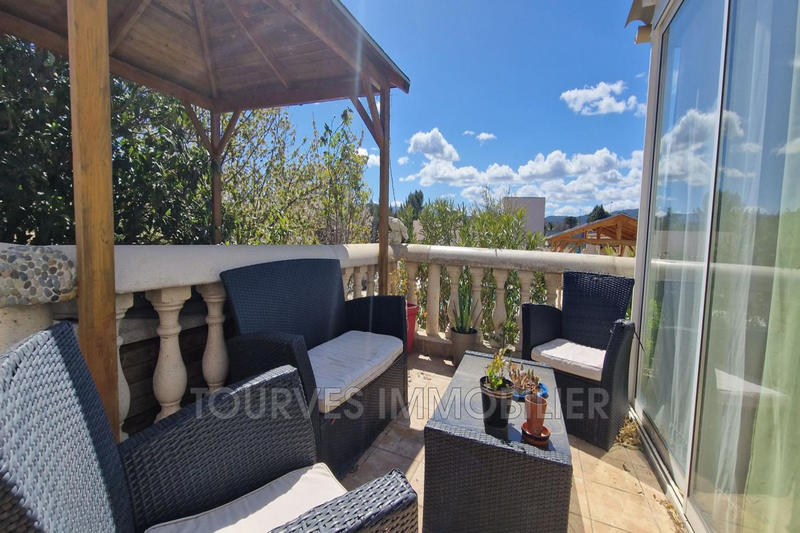 Villa - 212 m² - 8 pièces