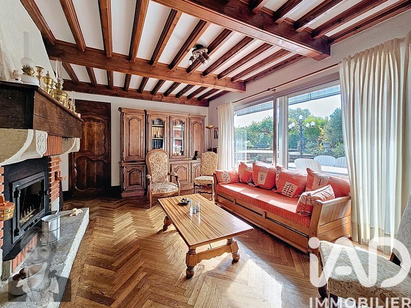 Maison - 228 m² - 8 pièces