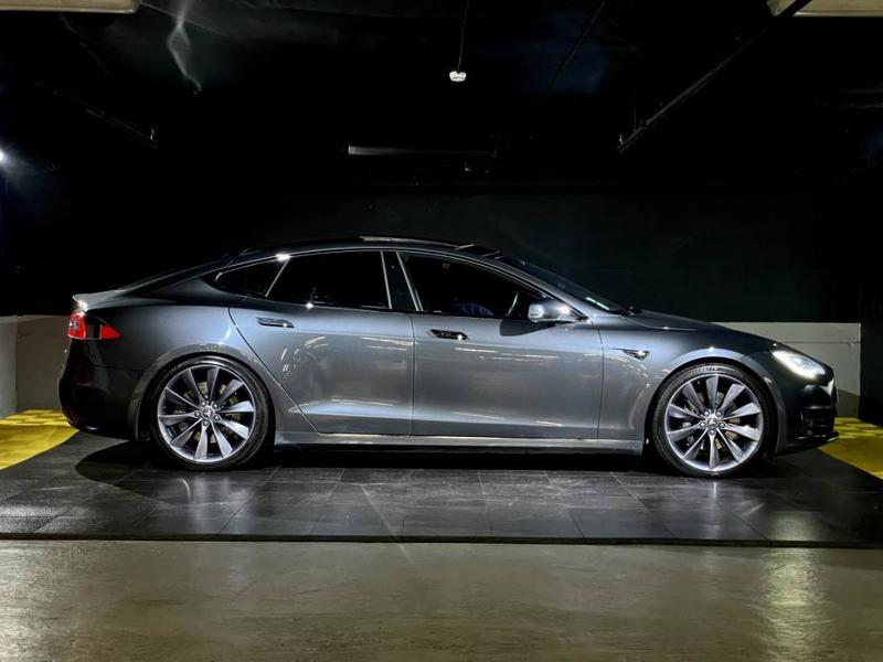 Tesla Model s 100 kWh Dual Motor