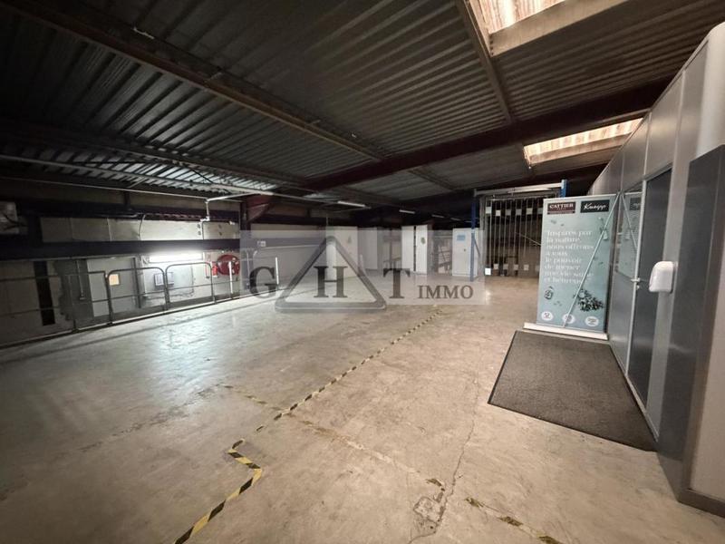 Entrepôt - 1 650 m²