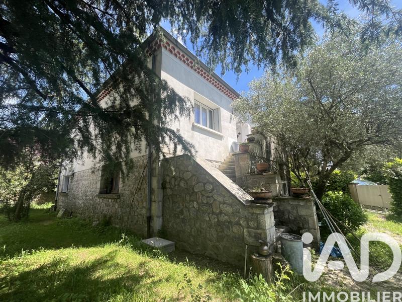 Maison - 185 m² - 7 pièces