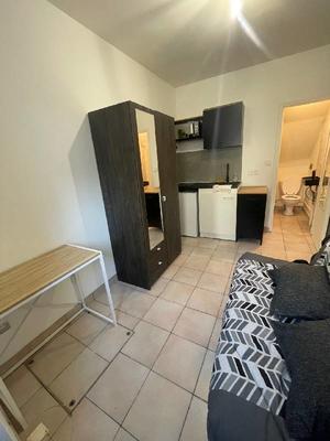 Studio - 10 m² - 1 pièce