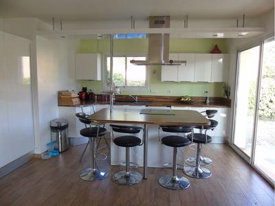 Maison traditionnelle - 210 m² - 8 pièces