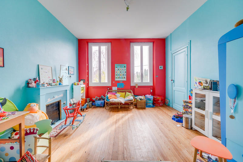 Maison - 330 m² - 10 pièces