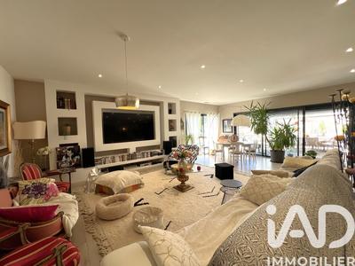 Maison - 198 m² - 5 pièces