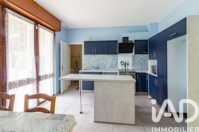 Maison - 257 m² - 8 pièces