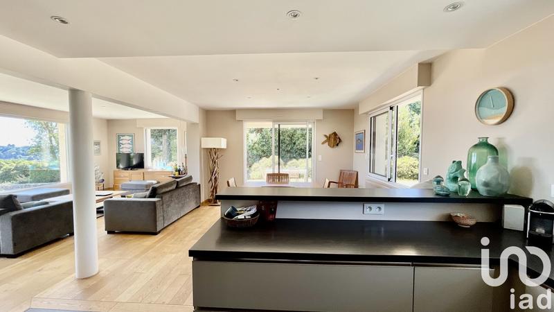 Maison - 246 m² - 8 pièces