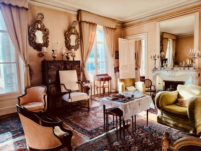 Appartement bourgeois - 167 m² - 5 pièces