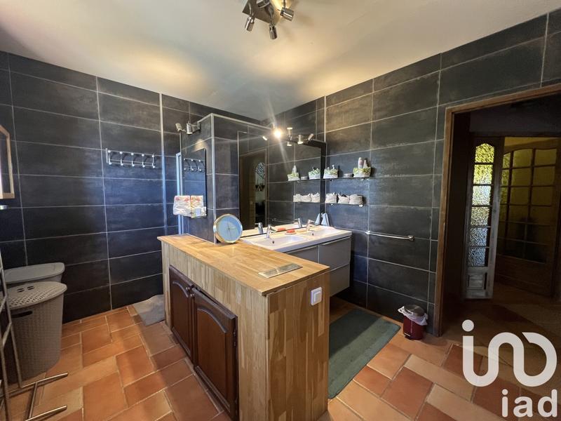 Maison - 200 m² - 7 pièces