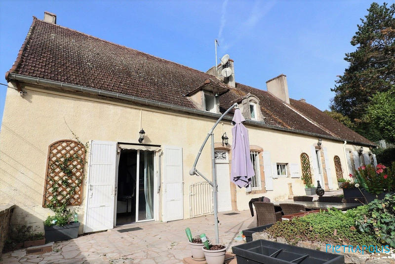 Maison ancienne - 483 m² - 12 pièces