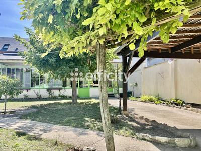 Maison - 170 m² - 6 pièces