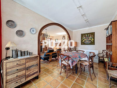 Maison - 181 m² - 9 pièces