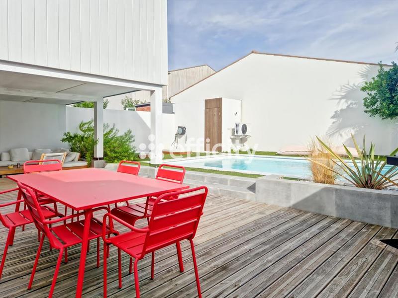 Villa - 208 m² - 9 pièces