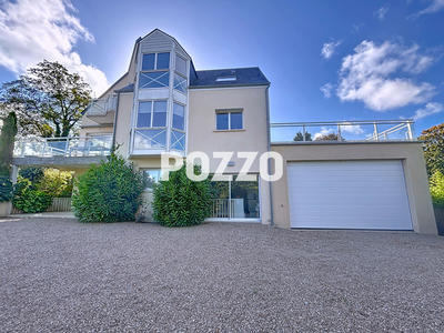 Maison - 192 m² - 8 pièces