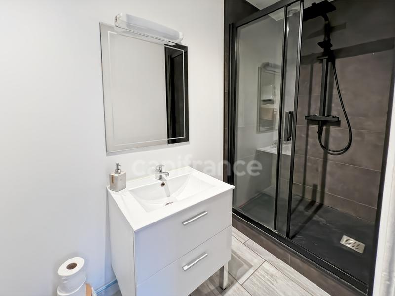 Studio - 25 m² - 2 pièces