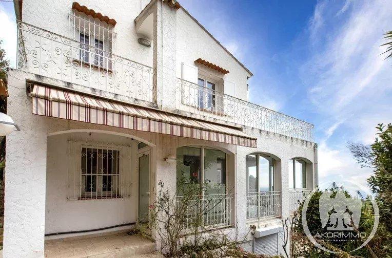 Appartement - 300 m² - 8 pièces