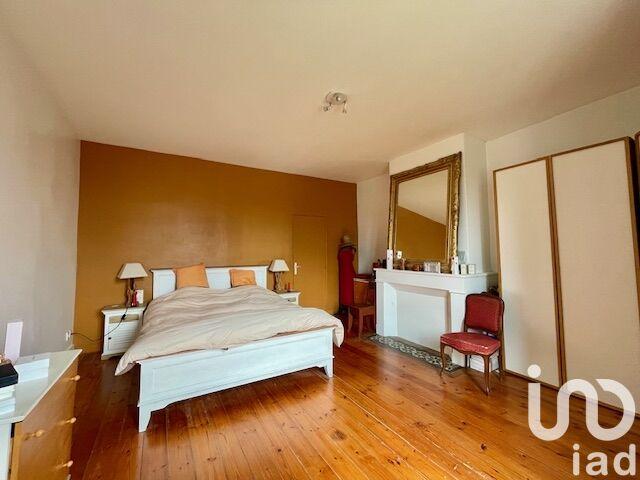 Maison - 250 m² - 9 pièces