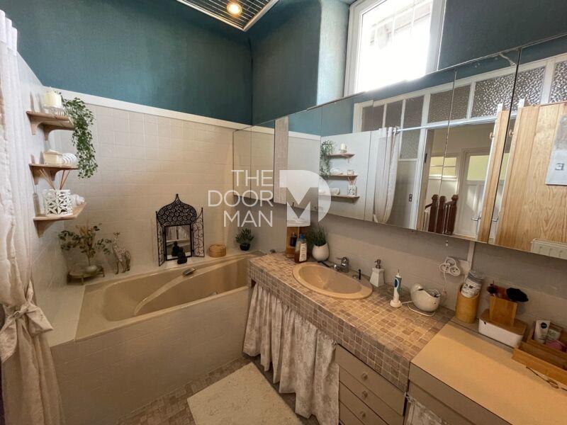 Demeure - 192 m² - 5 pièces