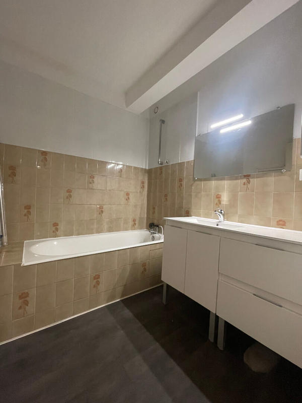 Appartement - 83 m² - 4 pièces