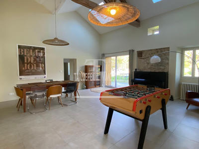 Maison - 298 m² - 9 pièces