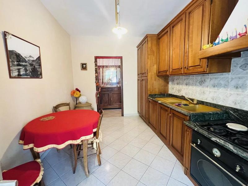 Maison - 280 m² - 5 pièces