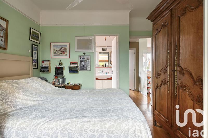 Maison - 218 m² - 9 pièces