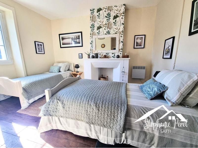 Maison - 220 m² - 7 pièces