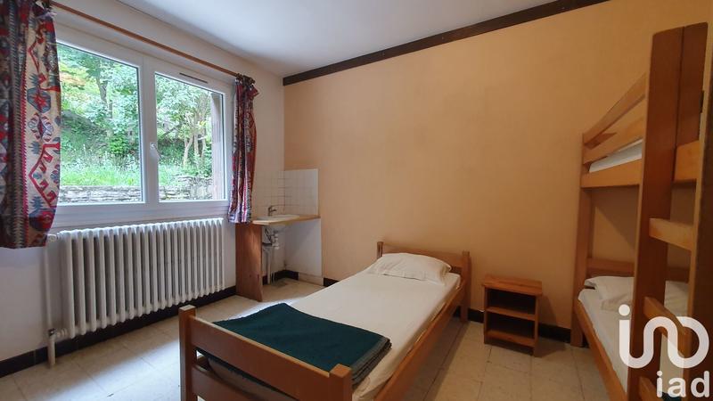 Appartement - 1 350 m² - 38 pièces