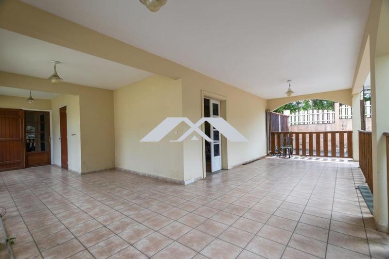 Maison - 208 m² - 6 pièces