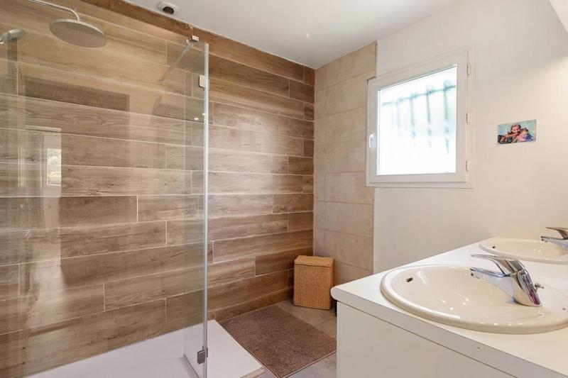 Maison - 224 m² - 7 pièces